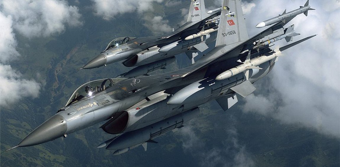 Νέο μπαράζ προκλήσεων από την Άγκυρα - Τουρκικά F-16 και UAV πέταξαν πάνω από ελληνικά νησιά 