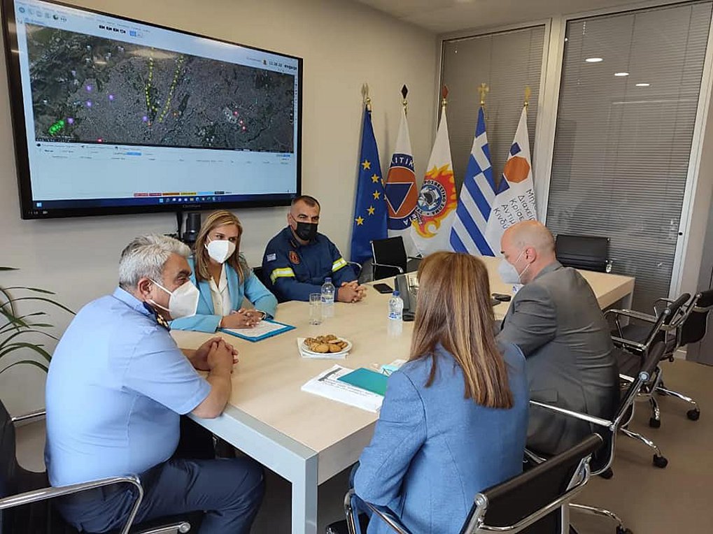 Ζωή Ράπτη: Επίσκεψη της υφυπουργού Υγείας στο Αρχηγείο της Πυροσβεστικής