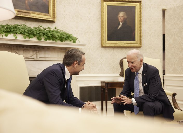 Τι συζήτησαν ο πρωθυπουργός με τον Αμερικανό Πρόεδρο στο Οβάλ Γραφείο – Μητσοτάκης: Nα ενταχθούν σύντομα στην Πολεμική Αεροπορία τα F-35