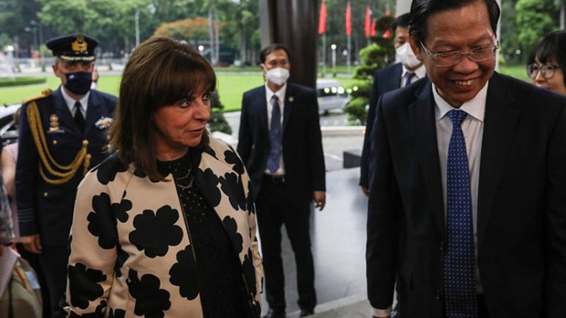 Σακελλαροπούλου από το Βιετνάμ: Οι χώρες μας συνδέονται με στενή φιλία