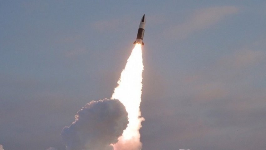 Νότια Κορέα: Ένας από τους τρεις βαλλιστικούς πυραύλους που εκτόξευσε η Βόρεια Κορέα ήταν διηπειρωτικός