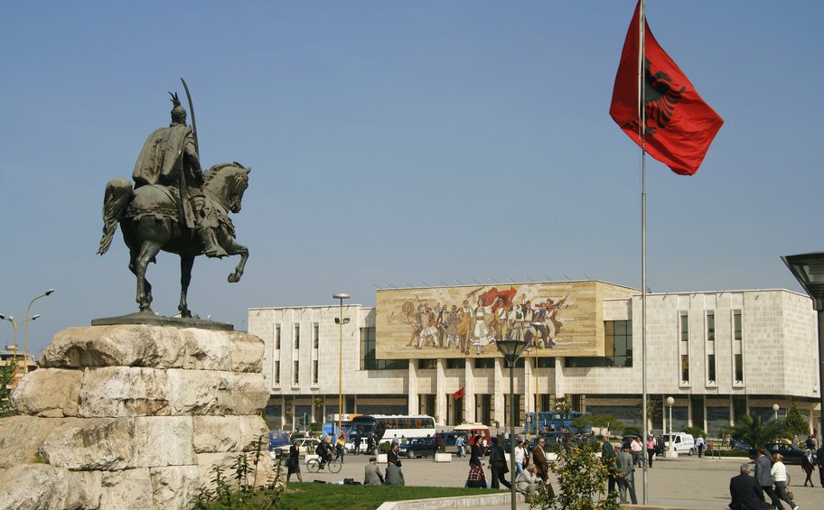 Η Αλβανία είδε τον πληθυσμό της να μειώνεται κατά 420.000 κατοίκους σε 13 χρόνια