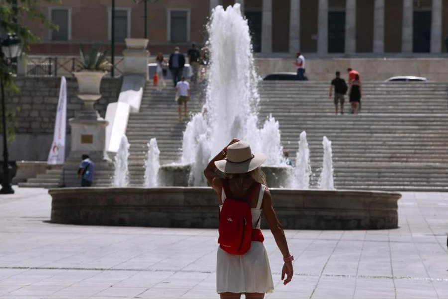 Λαγουβάρδος: Οι διεθνείς προγνώσεις κάνουν λόγο για πολύ ζεστό καλοκαίρι, όμως την Ελλάδα φαίνεται πως σώζουν τα μελτέμια