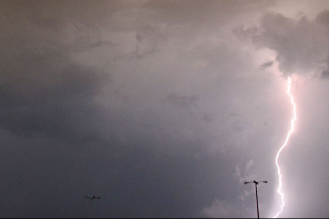 Χαλάει πάλι ο καιρός – Βροχές και καταιγίδες από το μεσημέρι