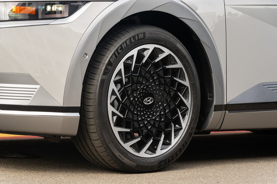 Αυτοκίνητο: Συνεργασία Hyundai και Michelin για την ανάπτυξη ελαστικών για ηλεκτρικά οχήματα