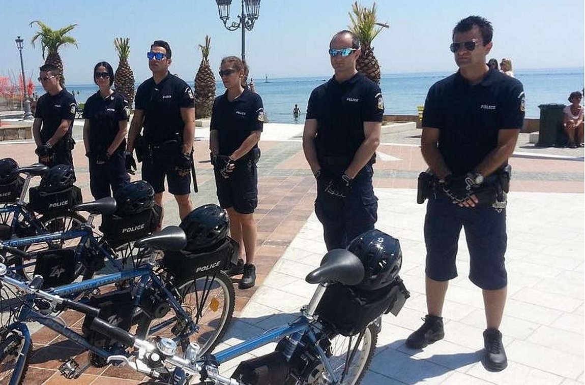 Ελληνική αστυνομία: Ασφάλεια για τους μόνιμους κατοίκους, αλλά και για τους τουρίστες – Βίντεο