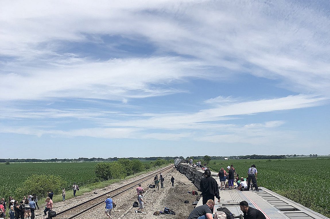 Εκτροχιασμός τρένου στo Mιζούρι: Τουλάχιστον 3 νεκροί, δεκάδες τραυματίες – ΒΙΝΤΕΟ