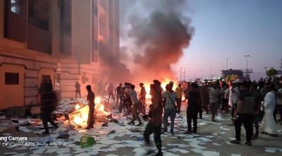 Λιβύη: Διαδηλωτές εισέβαλαν στο κοινοβούλιο στο Τομπρούκ - Βίντεο