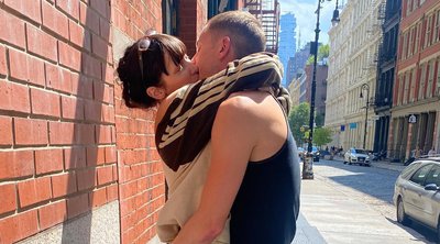 Bella Hadid: Επισημοποιεί τη σχέση της στο Instagram – To καυτό φιλί με τον σύντροφό της