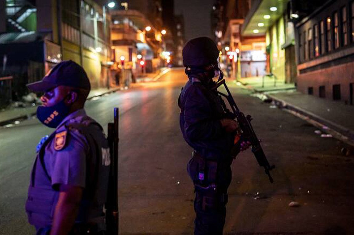 Νότια Αφρική: Δύο επιθέσεις με πυροβολισμούς σε μπαρ – Τουλάχιστον 18 νεκροί