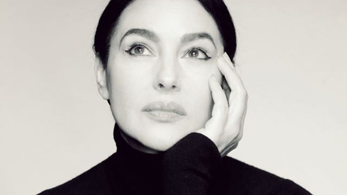 Στην Πάρο για καλοκαιρινές διακοπές η Μόνικα Μπελούτσι