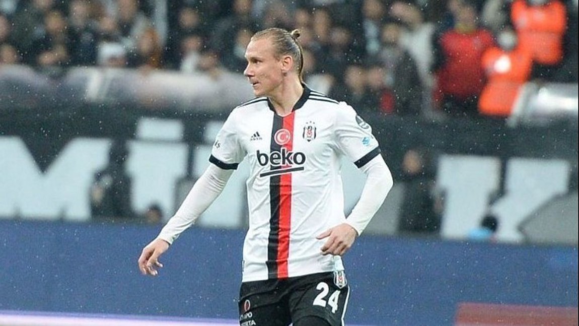 Toυρκικά ΜΜΕ: Υπέγραψε διετές συμβόλαιο στην ΑΕΚ ο Βίντα