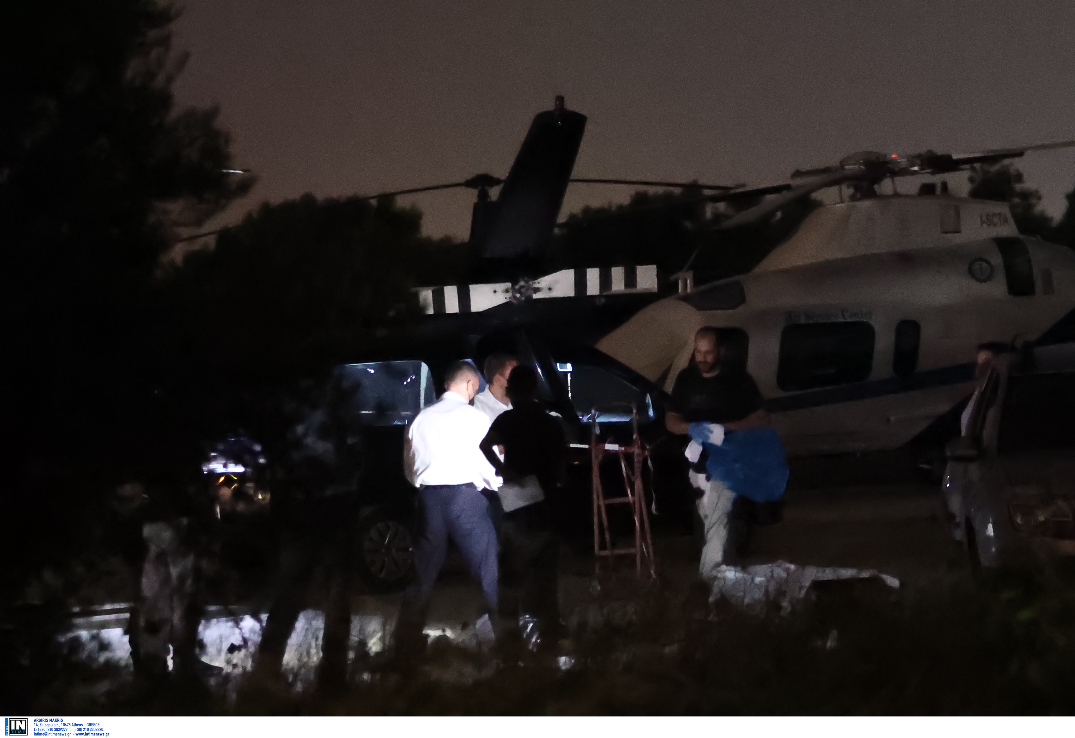 Люди падают с самолета. Новостной вертолет. Селфи в вертолете. Отрубило голову винтом вертолета.