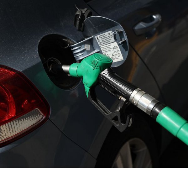 Ξεκινούν οι πληρωμές στους δικαιούχους του Fuel Pass 2 - Tι είπε ο Χρ. Σταϊκούρας - ΒΙΝΤΕΟ
