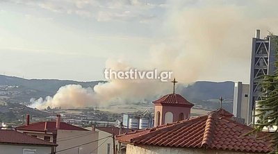 Θεσσαλονίκη: Φωτιά στο Ωραιόκαστρο - Στη «μάχη» με τις φλόγες και ελικόπτερα