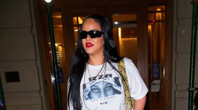 Rihanna: Εντυπωσίασε με τις thigh-high boots που φόρεσε σε βραδινή έξοδο