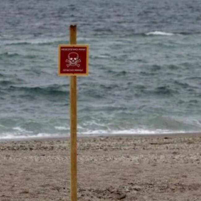 Bίντεο-σοκ: Λουόμενοι σκοτώθηκαν από έκρηξη νάρκης ενώ κολυμπούσαν σε παραλία της Οδυσσού
