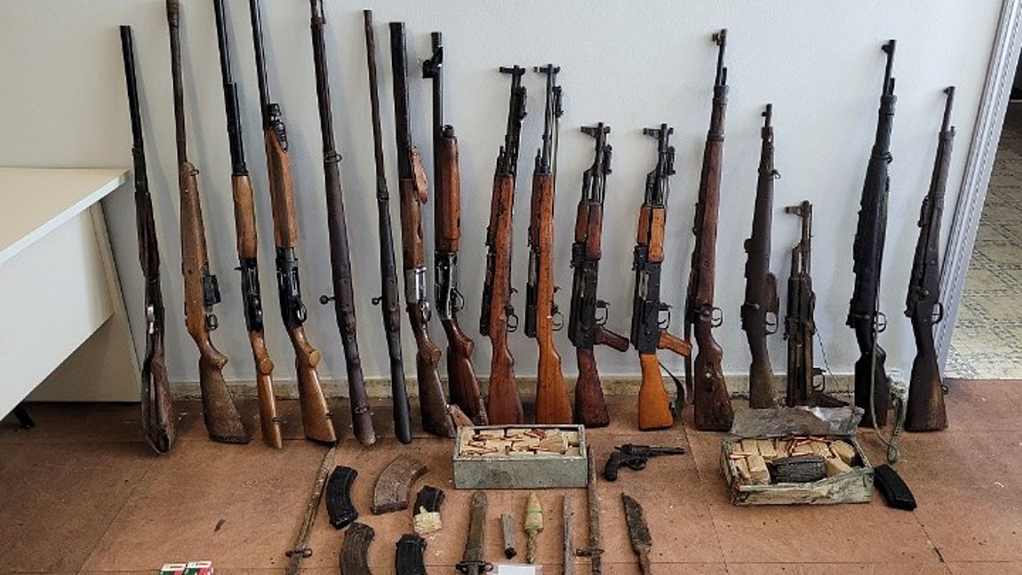 Ιωάννινα: Καφενείο οπλοστάσιο και χασισοφυτεία εντοπίστηκαν μετά από αστυνομική επιχείρηση στην Κράψη