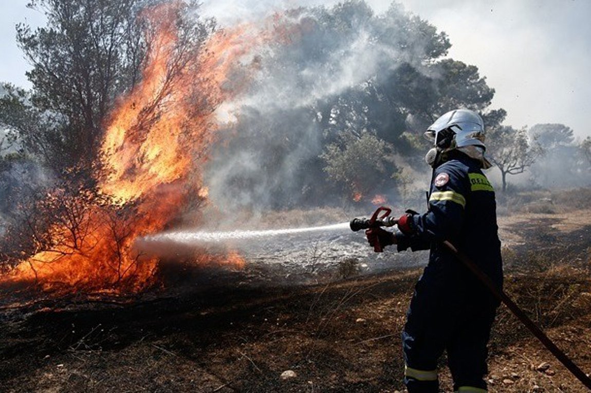 Σε εξέλιξη πυρκαγιά στην Ανάληψη Αμαλιάδας – Επιχειρούν ισχυρές πυροσβεστικές δυνάμεις