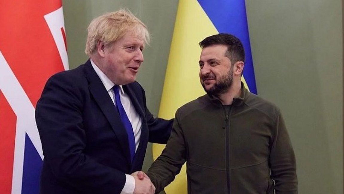 Τζόνσον: Υποσχέθηκε νέα βοήθεια στην Ουκρανία πριν φύγει από την πρωθυπουργία