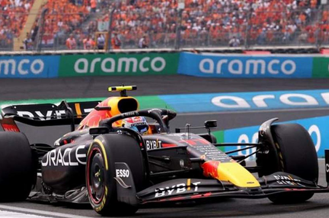 Κυρίαρχος στην έδρα του και… βλέπει τον τίτλο ο Φερστάπεν