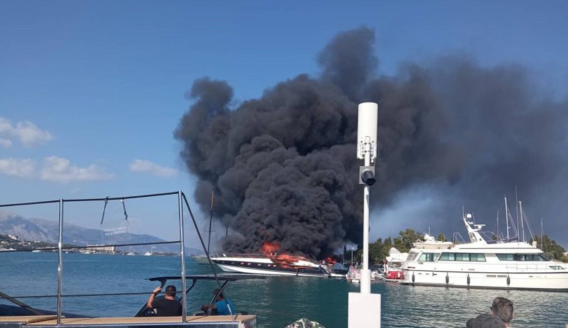 Κέρκυρα: Στις φλόγες τέσσερα σκάφη στη μαρίνα των Γουβιών - Βίντεο - Εικόνες | ενότητες, κοινωνία | Real.gr