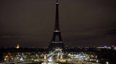 Ο Πύργος του Άιφελ σβήνει απόψε τα φώτα του στη μνήμη των θυμάτων της 7ης Οκτωβρίου