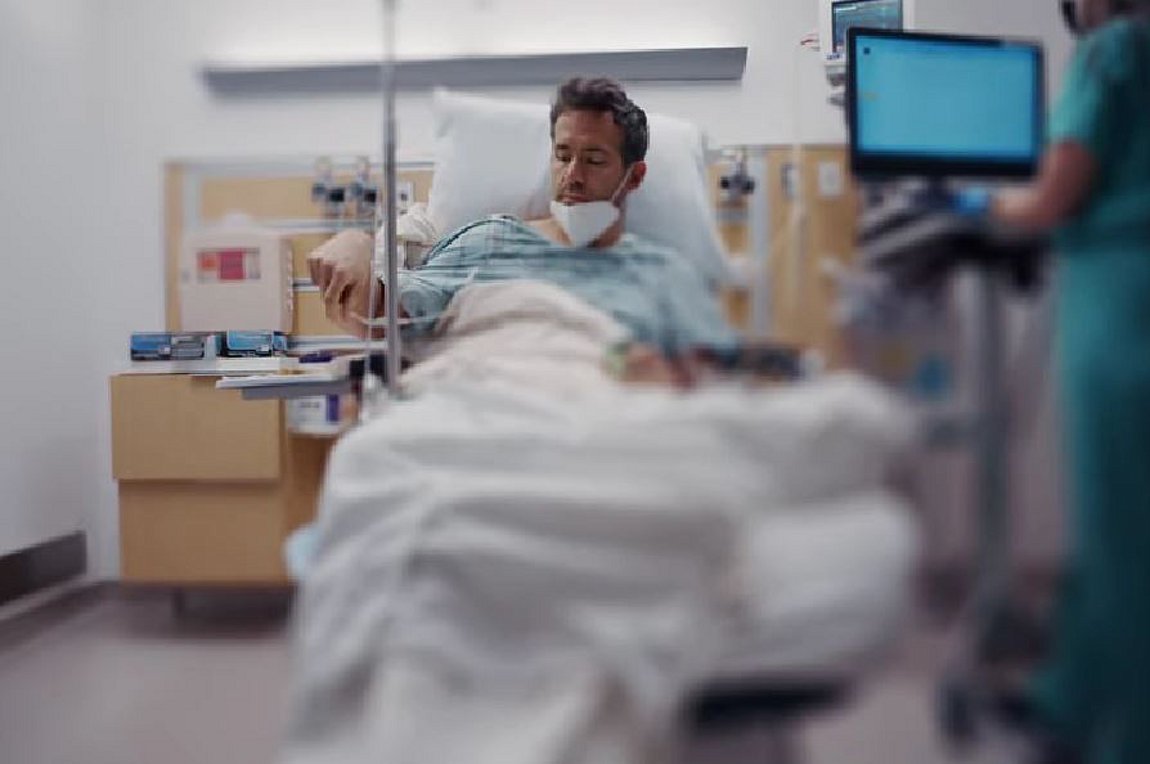 Ryan Reynolds: Υπεβλήθη σε κολονοσκόπηση και μετέδωσε τη διαδικασία