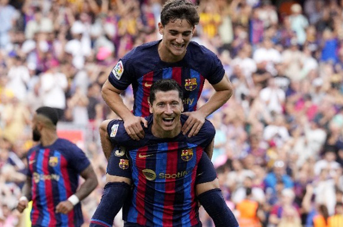 «Μπάρτσα» κορυφής με νέο «σόου» Λεβαντόφσκι: 3-0 την Ελτσε