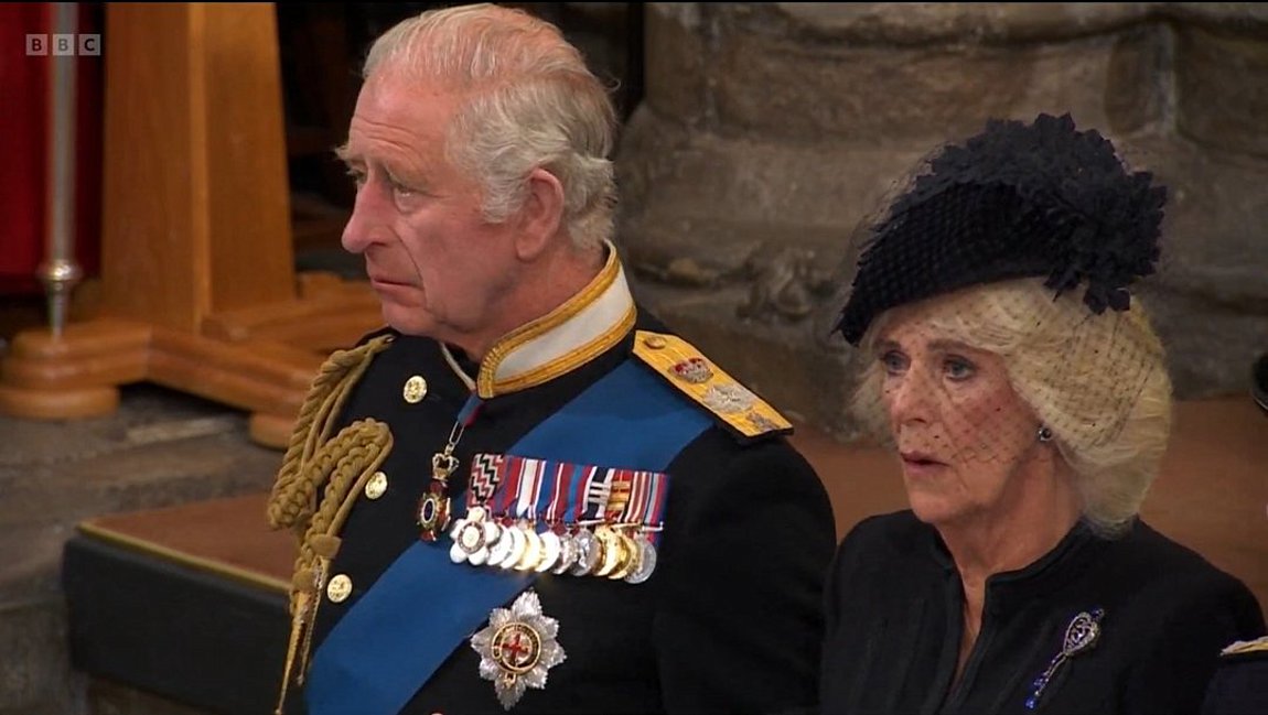 Βασιλιάς Κάρολος: Τα δάκρυά του για τη βασίλισσα Ελισάβετ