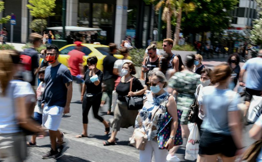 ΕΟΔΥ: Μείωση στις νοσηλείες αλλά αύξηση στους θανάτους από Covid-19 