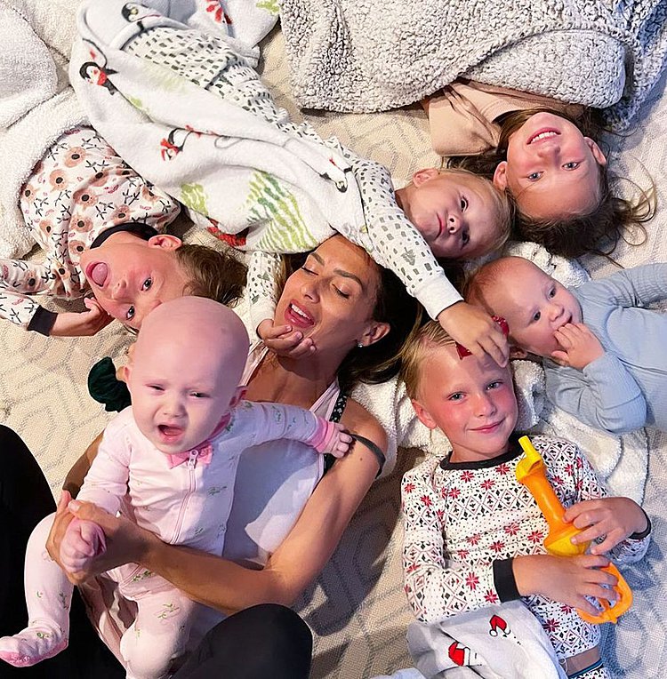 Hilaria Baldwin: Αισθάνεται το ενοχικό σύνδρομο των μαμάδων