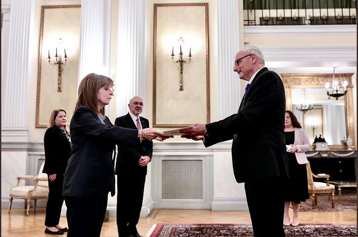 Ο νέος πρέσβης του Ισραήλ Νοάμ Κατς επέδωσε σήμερα τα διαπιστευτήριά του