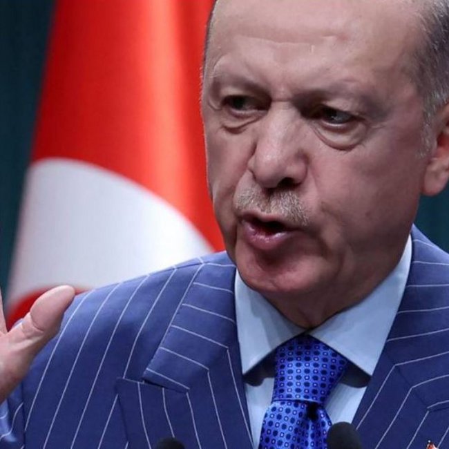 Πολεμική ρητορική από τον Ερντογάν παρά το διεθνές «άδειασμα» 