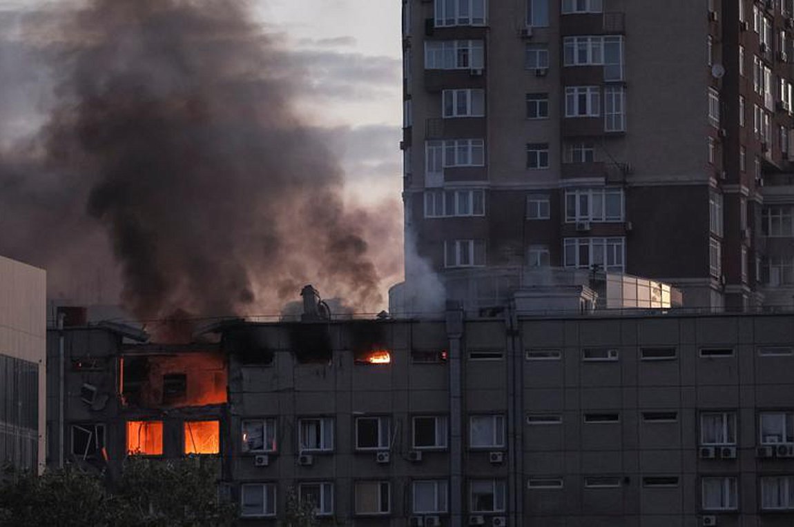 Τρόμος στο Κίεβο: Μπαράζ ρωσικών επιθέσεων με drones-καμικάζι – ΒΙΝΤΕΟ-ΦΩΤΟ
