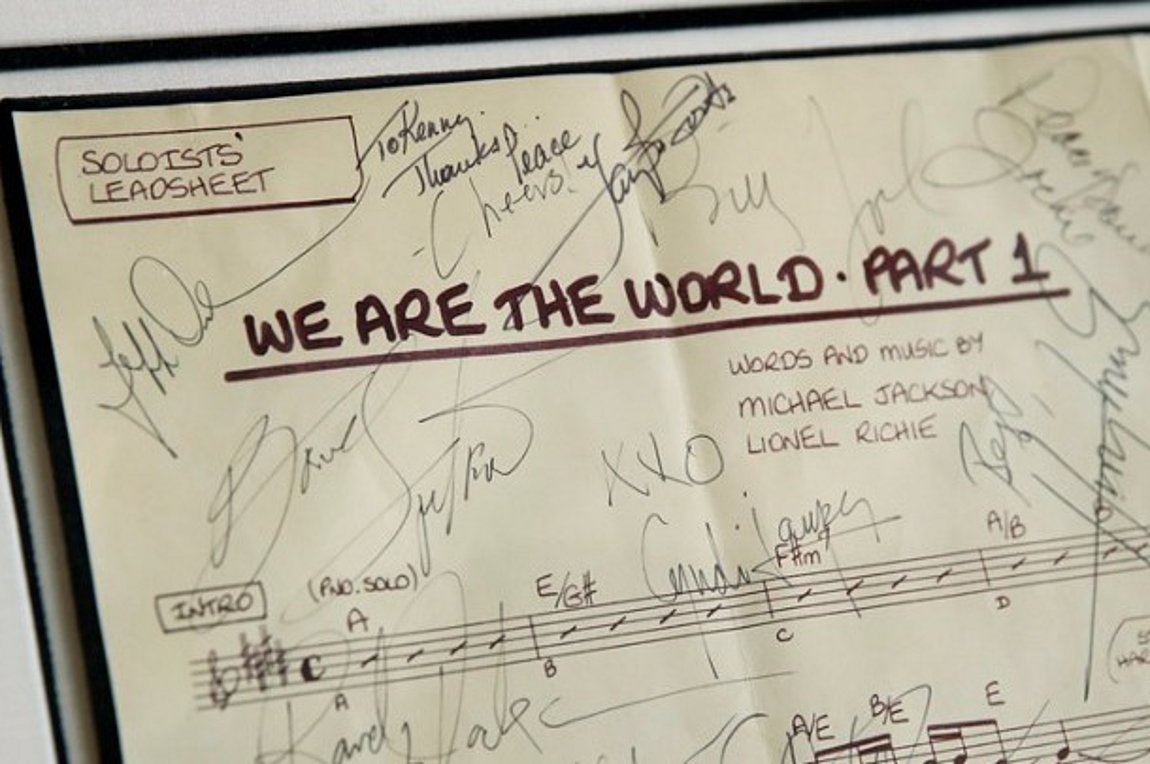 Πωλήθηκαν σε δημοπρασία οι παρτιτούρες του τραγουδιού «We Are The World»