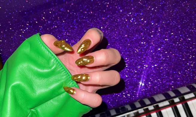 1. Yellow Chrome Nails: 10 Ideas to Try - wide 1