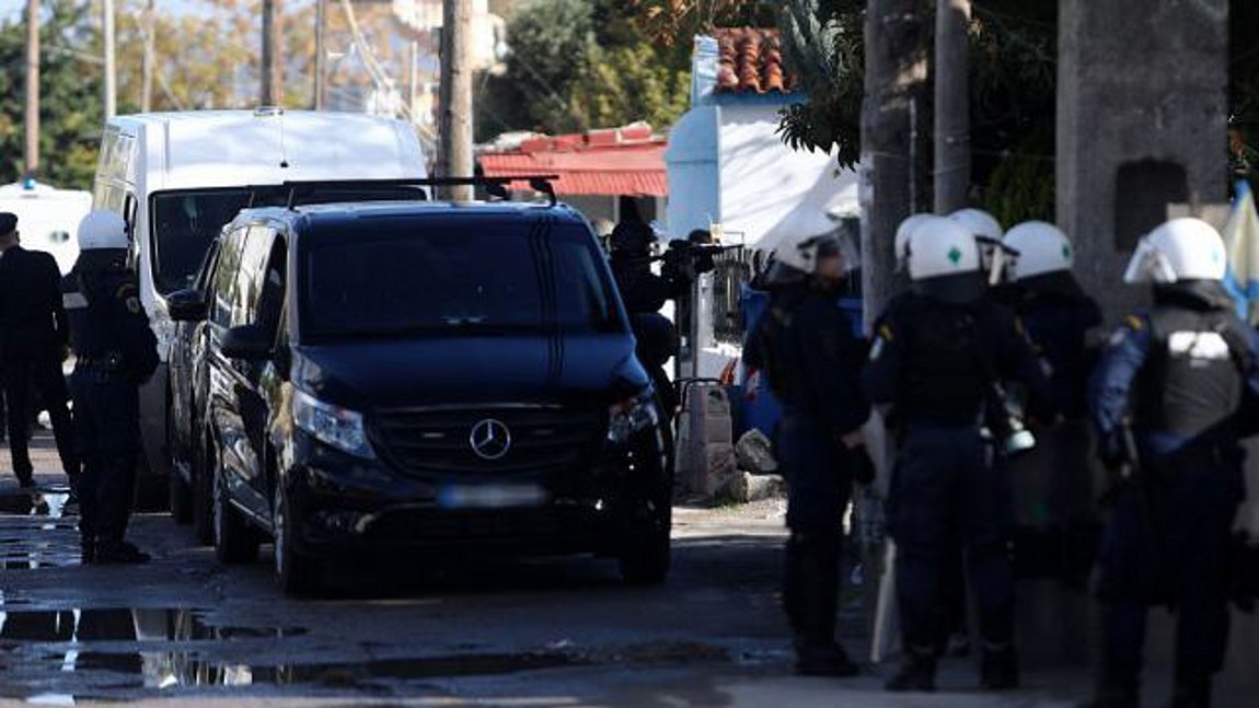 Λαμία: Επιχείρηση της Ασφάλειας και των ΕΚΑΜ για ναρκωτικά – Έξι συλλήψεις