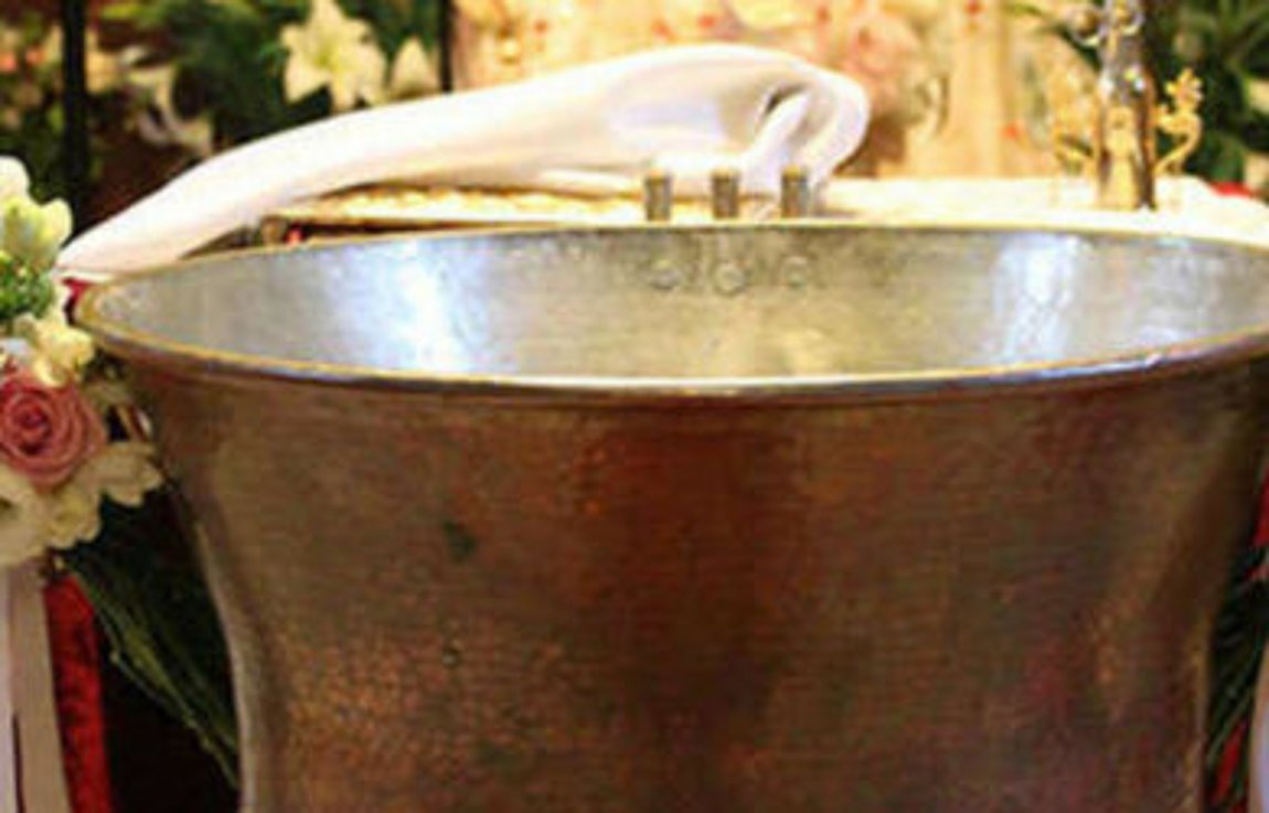 Αχαΐα: Ο κακός χαμός σε βάπτιση – Γιατί διεκόπη το μυστήριο