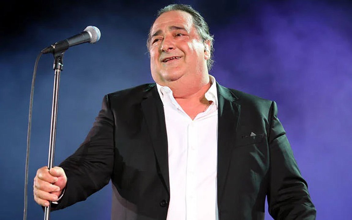 Βασίλης Καρράς: Στο χειρουργείο λόγω σοβαρού προβλήματος υγείας