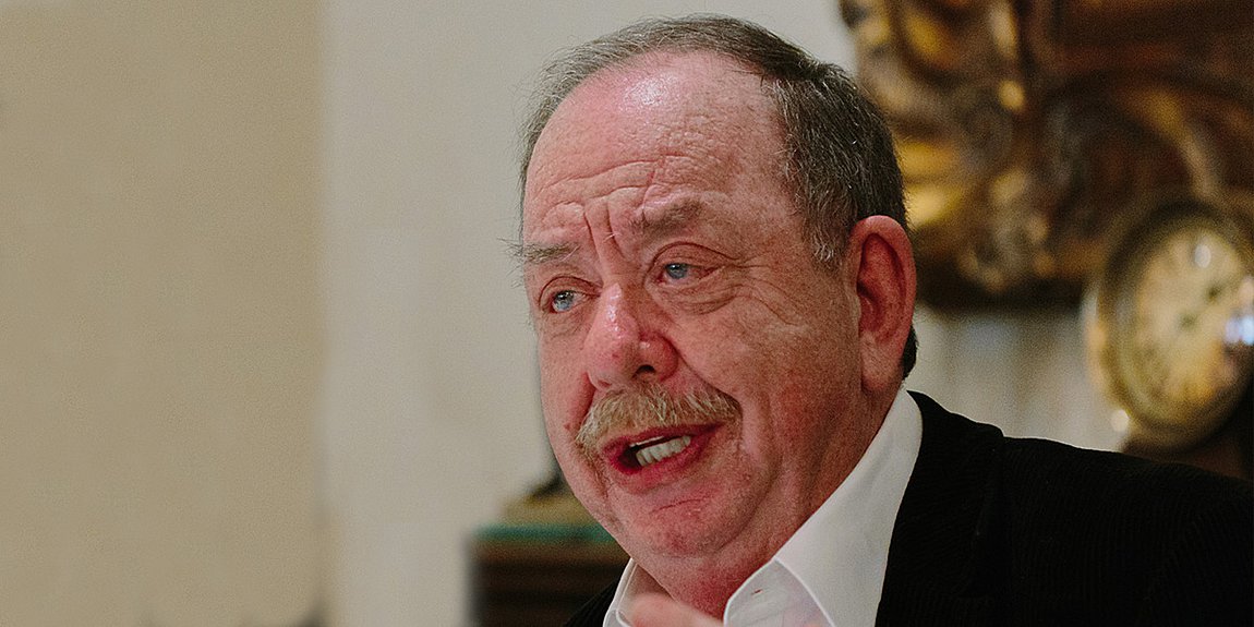 Δύσκολες ώρες για τον Ηλία Μαμαλάκη – Νοσηλεύεται στην εντατική