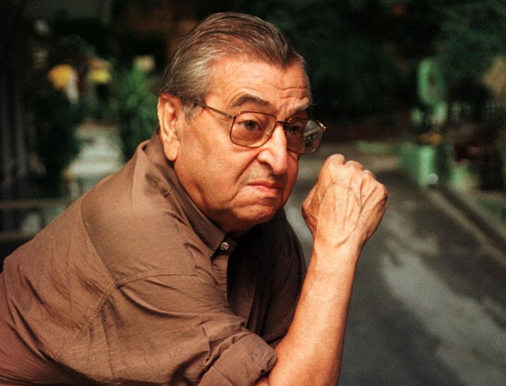 Γιάννης Δαλιανίδης: Όταν ο σπουδαίος σκηνοθέτης εμφανιζόταν ως χορευτής – Σπάνια φωτογραφία