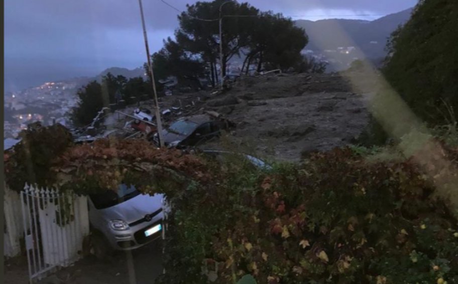 Ιταλία: Οκτώ οι νεκροί από την κατολίσθηση και τις πλημμύρες στην Ίσκια - Το νησί παραμένει απομονωμένο