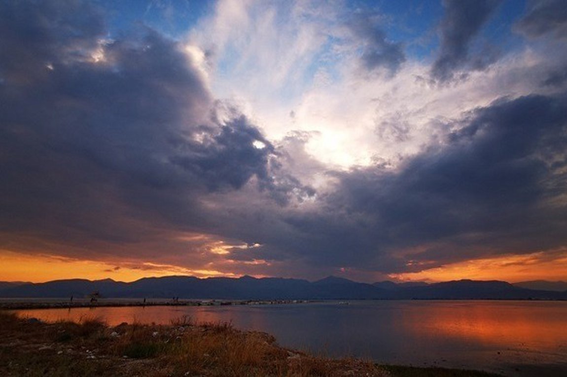 Καιρός: Νεφώσεις και χαμηλές θερμοκρασίες την Κυριακή – Πού θα εκδηλωθούν βροχές