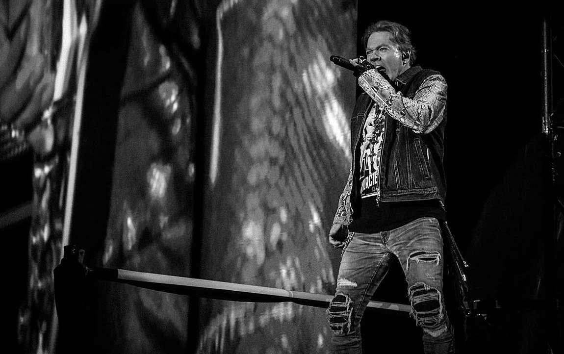 Axl Rose: Το ξέσπασμα του τραγουδιστή των Guns N’ Roses στη σκηνή