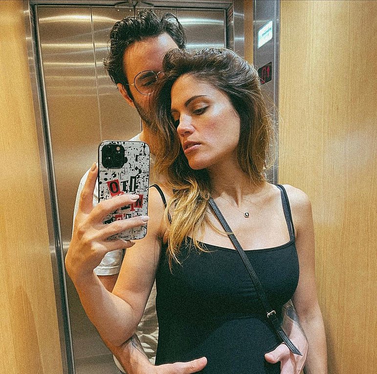 Γέννησε η Μαίρη Συνατσάκη