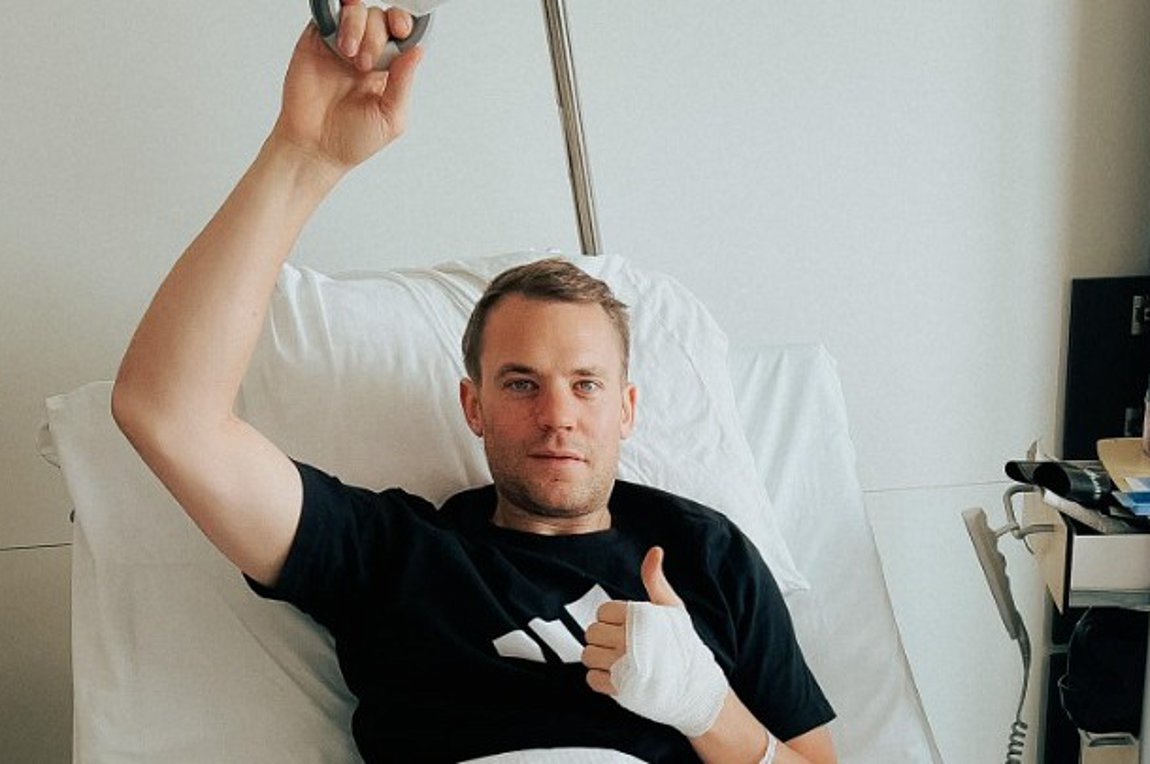 Σοκ στη Μπάγερν: Ο Νόϊερ έσπασε το πόδι του κάνοντας σκι