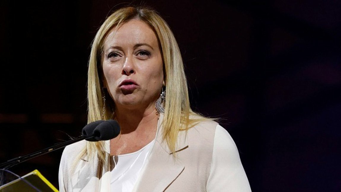 Qatargate: «Άπλετο φως στην υπόθεση», ζητεί η Μελόνι