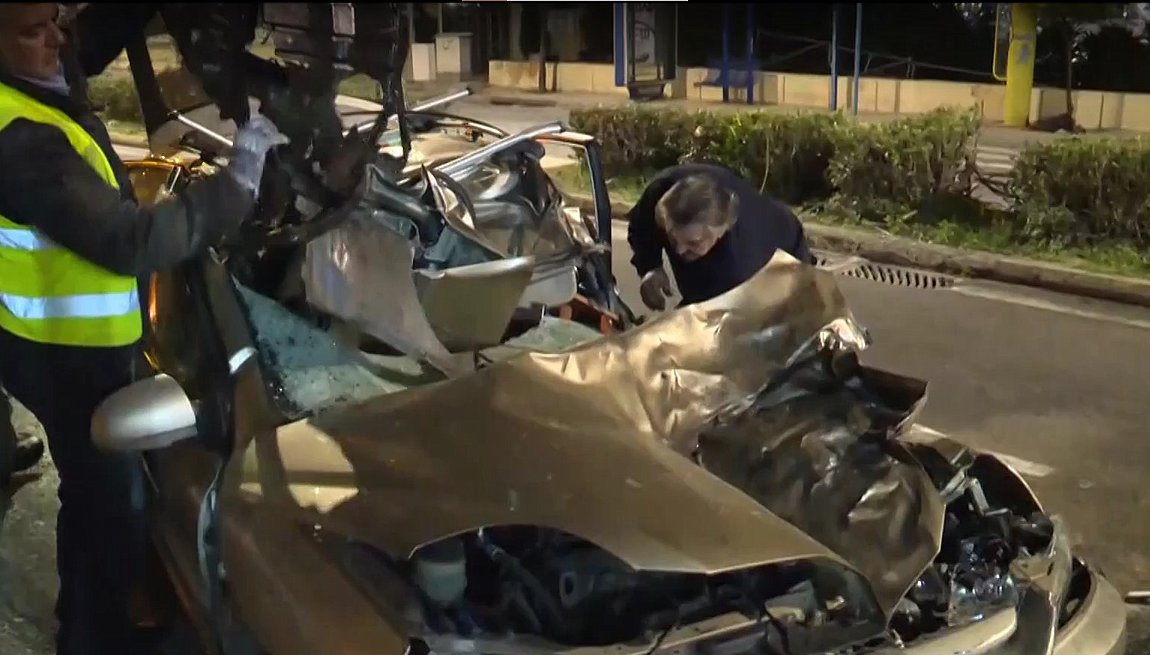 Πέραμα: Νεκρός 65χρονος σε τροχαίο – Καταστράφηκε ολοσχερώς το αμάξι – Βίντεο