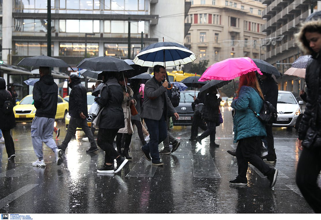 Τοπικές βροχές και καταιγίδες τη Δευτέρα – Πού θα χιονίσει